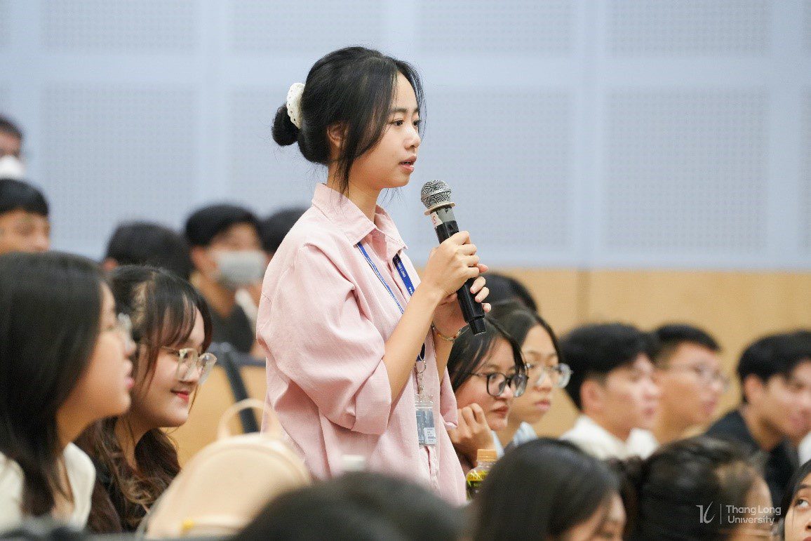 Unitour chuyển đổi số: ESC tham gia hỗ trợ sinh viên trường Đại học Thăng Long hội nhập kinh tế số.